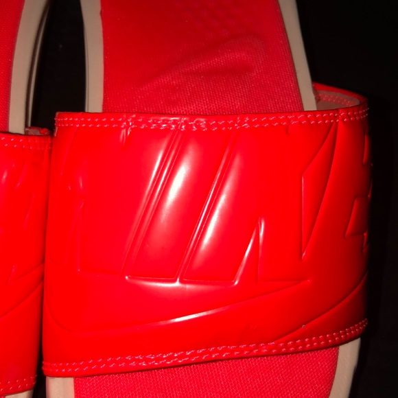 Nike slip Ons - Picture 5 of 6